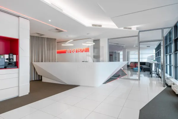 Interieurfotografie moderner, heller Arbeitswelten der List smart results GmbH in Wien