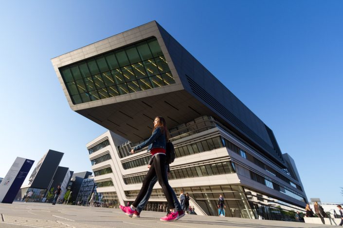 WU Campus in Wien, Froschperspektive, MANFRED SODIA photography