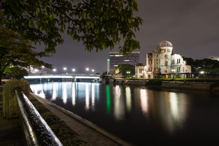 Atombombenkuppel in Hiroschima in der Nacht, Bild von MANFRED SODIA photography