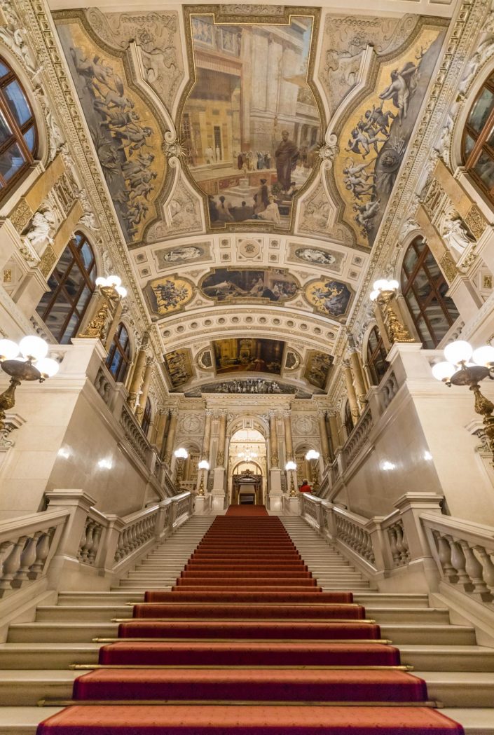 Blick auf die Prunkstiege, Feststiege des Burgtheater in Wien